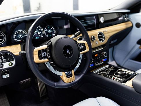 Used 2022 Rolls-Royce Ghost w/ Ghost Package image 28