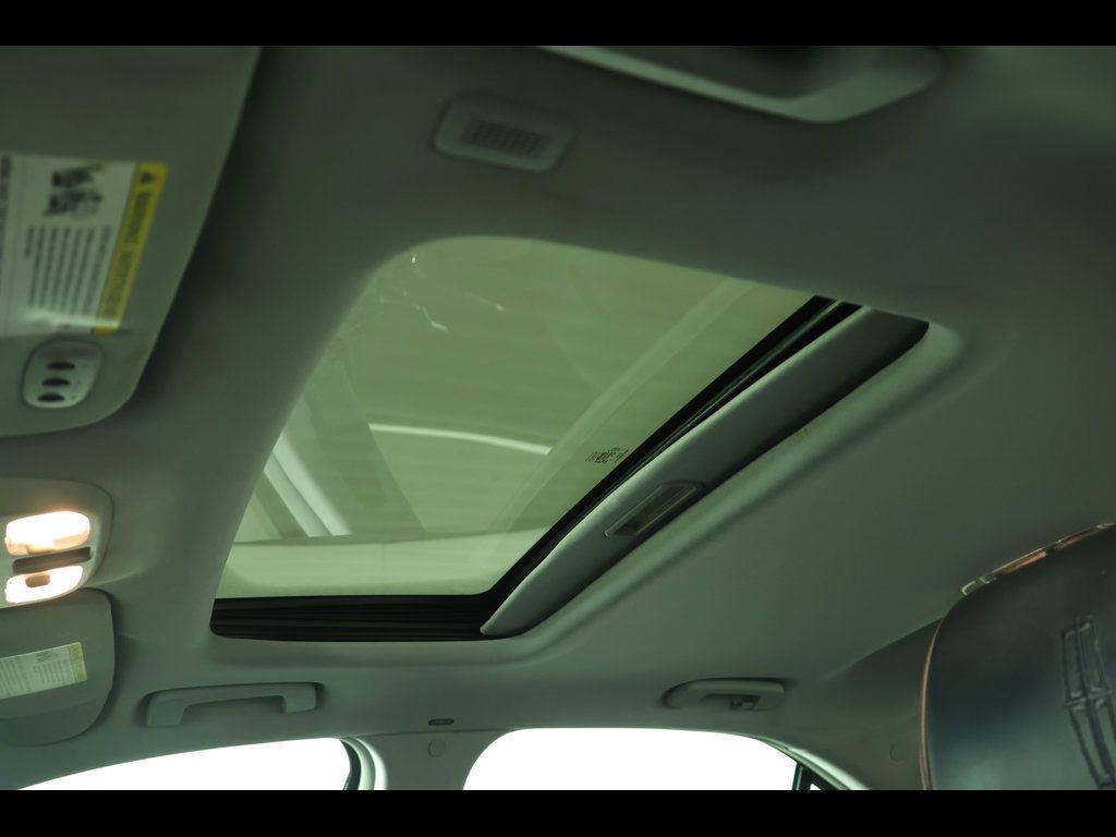 Used 2012 Lincoln MKZ FWD image 2
