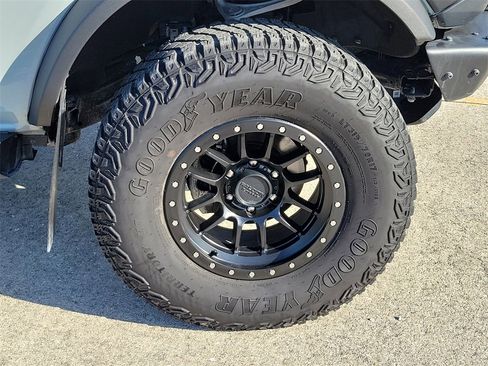 Used 2022 Ford Bronco Badlands w/ Sasquatch Package image 7