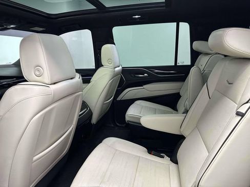 Used 2022 Cadillac Escalade ESV Sport AWD/4WD image 23