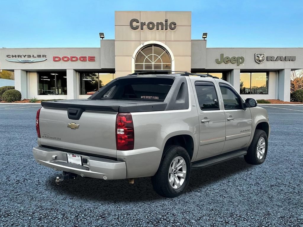 Used 2007 Chevrolet Avalanche LTZ w/ LTZ Preferred Equipment Group RWD image 3