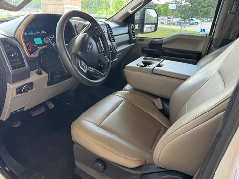 Used 2019 Ford F250 XL w/ Power Equipment Group AWD/4WD image 14