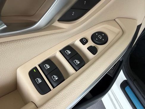 Certified 2025 BMW 330i Sedan w/ Premium Package RWD image 14