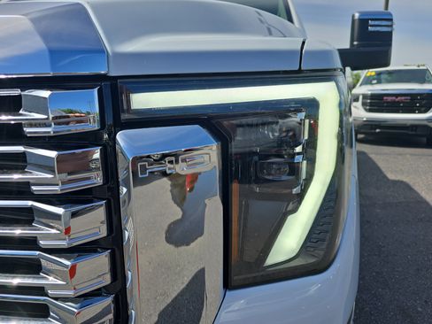 New 2026 GMC Sierra 2500 Denali w/ Technology Package AWD/4WD image 10