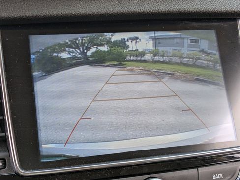 Used 2021 Buick Encore Preferred w/ Safety Package II image 23