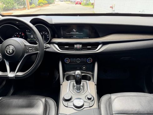 Used 2018 Alfa Romeo Stelvio Ti AWD/4WD image 29