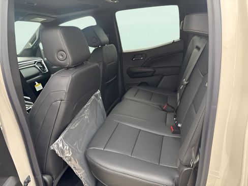 New 2026 GMC Canyon Elevation w/ Convenience Package image 13