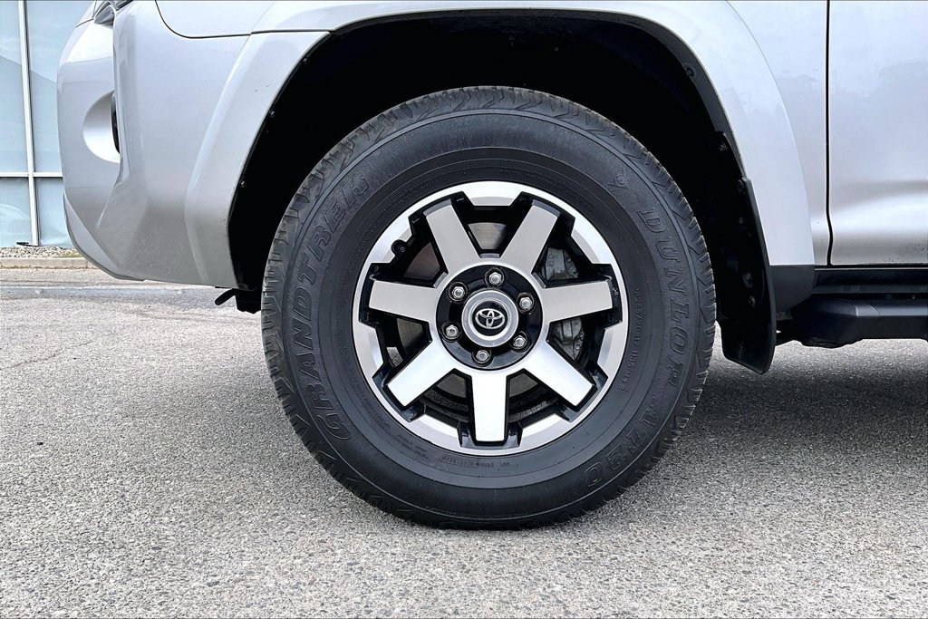 Used 2024 Toyota 4Runner TRD Off-Road Premium w/ Moonroof Package AWD/4WD image 34