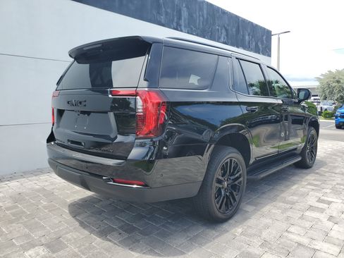 Used 2025 GMC Yukon Elevation w/ Elevation Premium Package AWD/4WD image 6