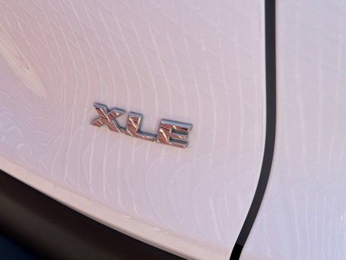 Used 2025 Toyota RAV4 XLE FWD image 7