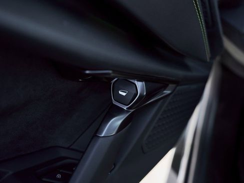 Used 2025 Lamborghini Revuelto image 40