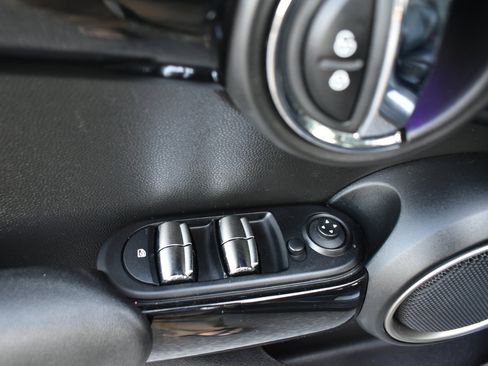 Used 2015 MINI Cooper S image 37