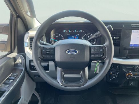 Used 2023 Ford F250 XL w/ STX Appearance Package AWD/4WD image 36