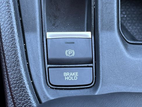 Certified 2025 Honda Accord LX image 9