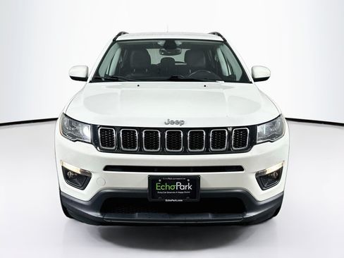 Used 2018 Jeep Compass Latitude w/ Popular Equipment Group FWD image 2