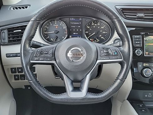 Used 2020 Nissan Rogue Sport SV w/ Technology Package image 17