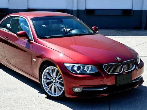 Used 2011 BMW 335i Convertible image 20