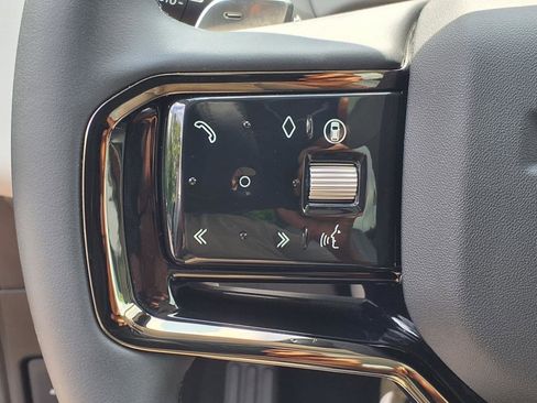 Used 2025 Land Rover Range Rover Evoque S image 16