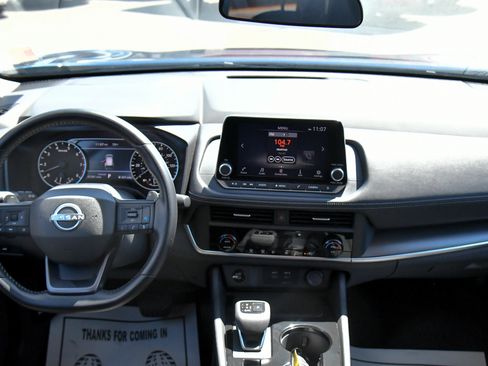 Used 2025 Nissan Rogue SV FWD image 36