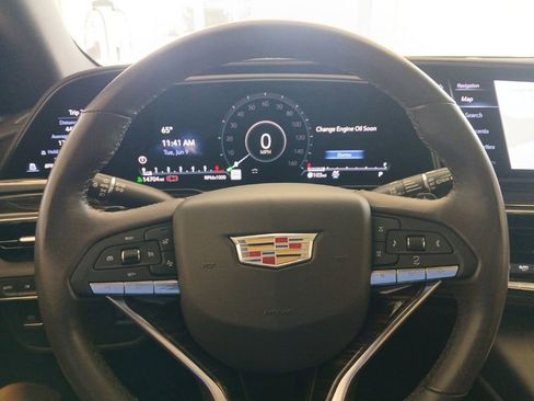 Used 2023 Cadillac Escalade Premium Luxury AWD/4WD image 25