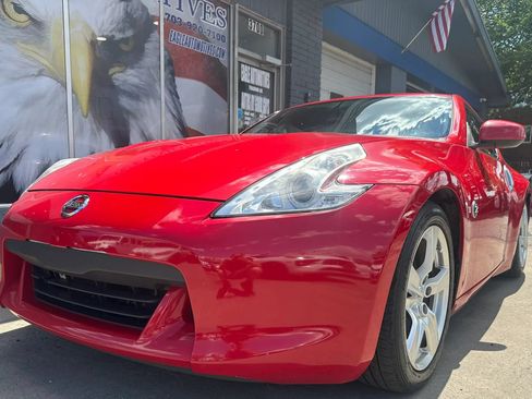 Used 2012 Nissan 370Z Coupe RWD image 7
