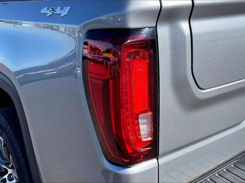 Used 2025 GMC Sierra 1500 SLT image 24