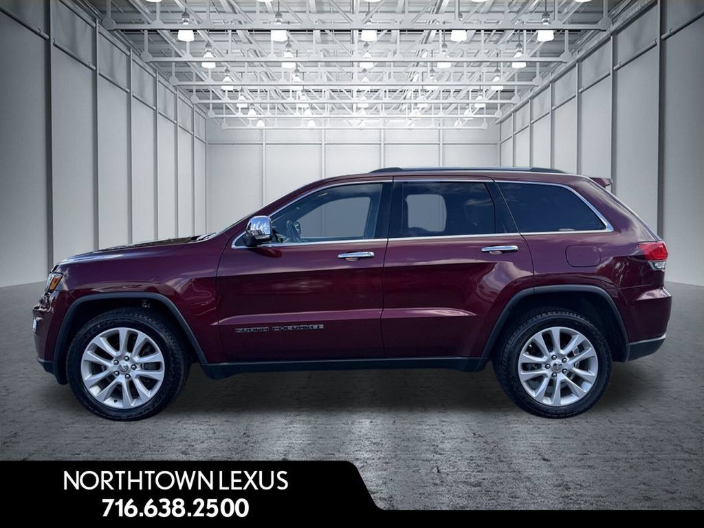 Used 2017 Jeep Grand Cherokee Limited w/ Luxury Group II AWD/4WD image 3