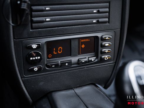 Used 2001 Porsche 911 Carrera 4 image 24