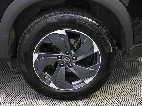 Used 2025 Nissan Rogue SV AWD/4WD image 20