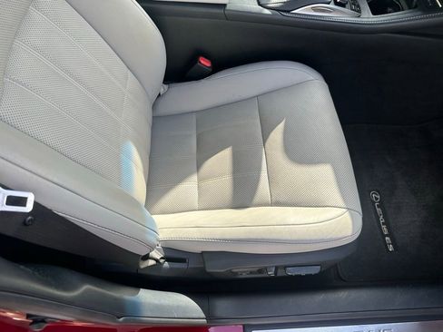 Used 2017 Lexus ES 300h image 18