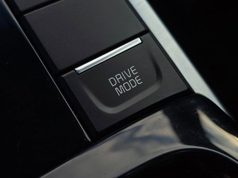 Certified 2020 Kia Niro EX w/ Cold Weather Package image 34