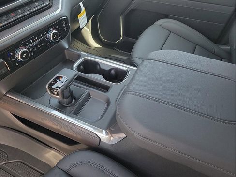 New 2025 GMC Sierra 1500 SLT image 25