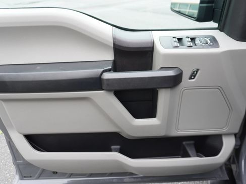 Used 2018 Ford F150 XL w/ Equipment Group 101A Mid AWD/4WD image 26