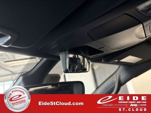 New 2026 Chrysler Pacifica Select image 43