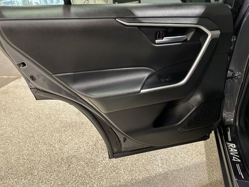 Used 2022 Toyota RAV4 XLE w/ Convenience Package image 13