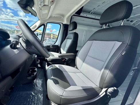 Used 2025 RAM ProMaster 3500 FWD image 17