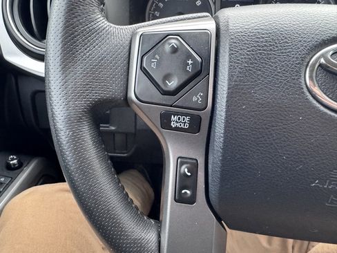 Used 2017 Toyota Tacoma SR5 image 22