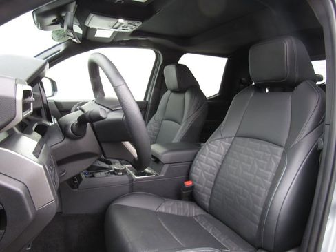 Used 2024 Toyota Tacoma TRD Off-Road w/ TRD Off Road Premium Package image 12