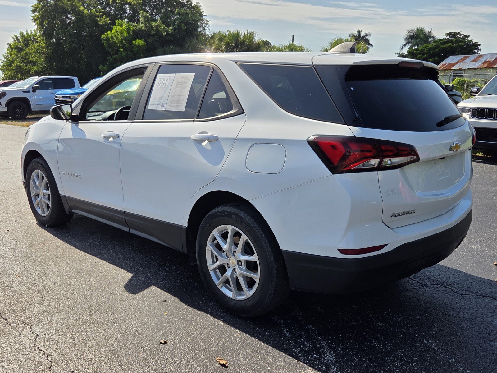 Certified 2022 Chevrolet Equinox LS w/ LS Convenience Package FWD image 3
