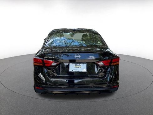 Used 2025 Nissan Altima 2.5 SV FWD image 18