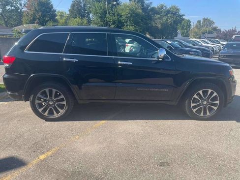 Used 2017 Jeep Grand Cherokee Overland image 9