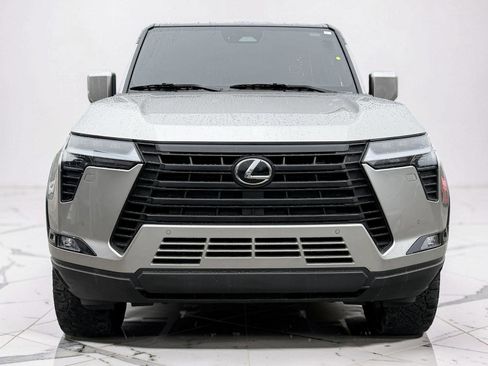 Used 2024 Lexus GX 550 w/ Cold Area Package AWD/4WD image 2