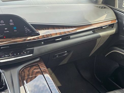 Used 2021 Cadillac Escalade ESV Sport Platinum RWD image 19