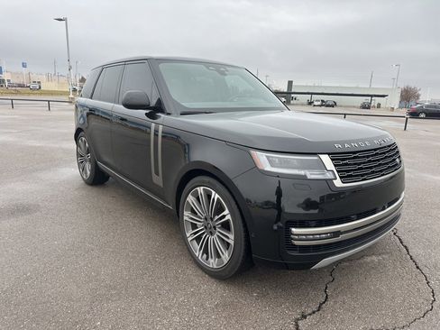 Used 2025 Land Rover Range Rover SE image 6