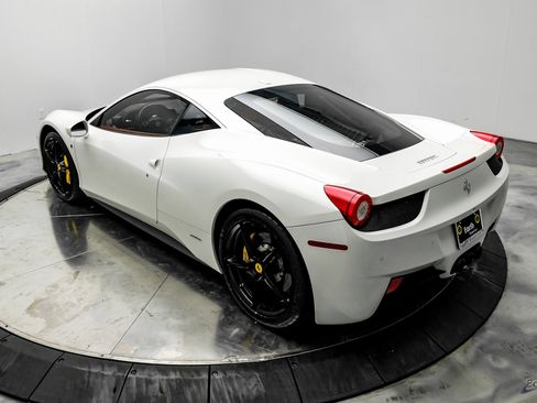 Used 2015 Ferrari 458 Italia Coupe image 11