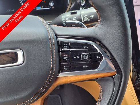 Used 2023 Jeep Grand Cherokee Summit AWD/4WD image 34