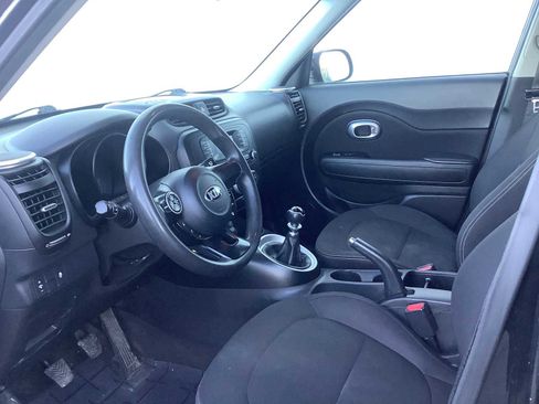 Used 2016 Kia Soul image 3