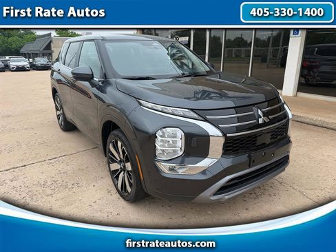 Used 2025 Mitsubishi Outlander SE AWD/4WD image 1