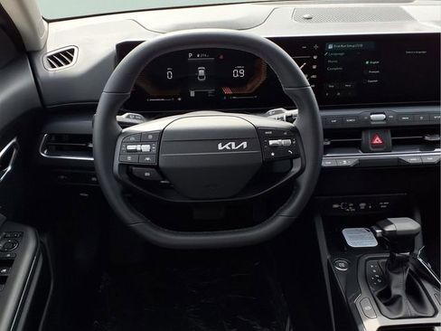 New 2026 Kia K4 EX image 4