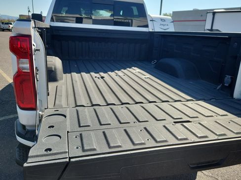 Used 2023 Chevrolet Silverado 2500 High Country w/ Z71 Off-Road Package AWD/4WD image 18